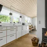 Taet Pa I Kobingsmark Ved Holiday home