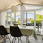 Taet Pa I Kobingsmark Ved Holiday home