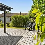 Taet Pa I Kobingsmark Ved Nordborg